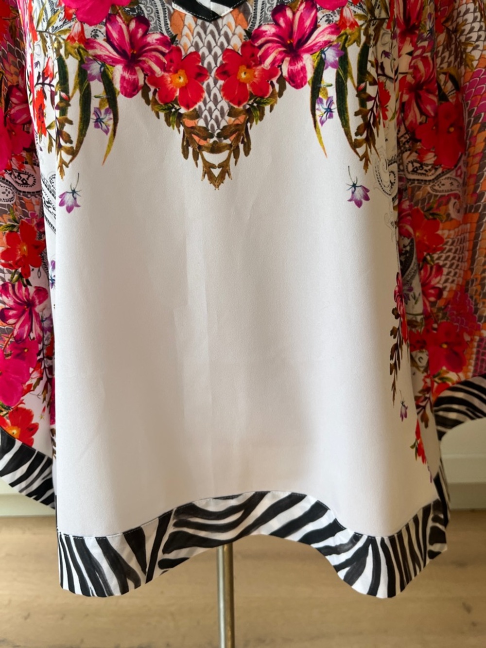 Ted Baker Elvina Samba White Blouse with Hot Pink Floral & Zebra Trim - Picture 6 of 13